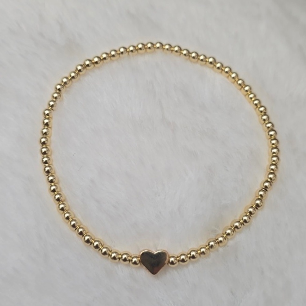 Gold heart bracelet